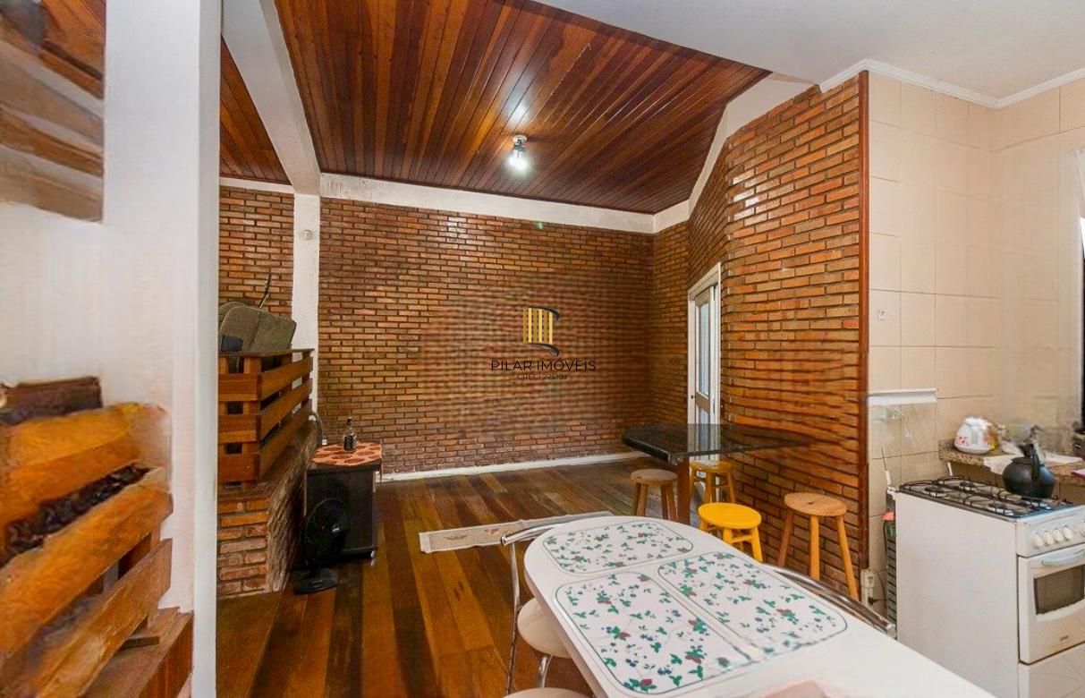Casa 3 dormitorio com 230m2 pátio com piscina no bairro Itu Sabará