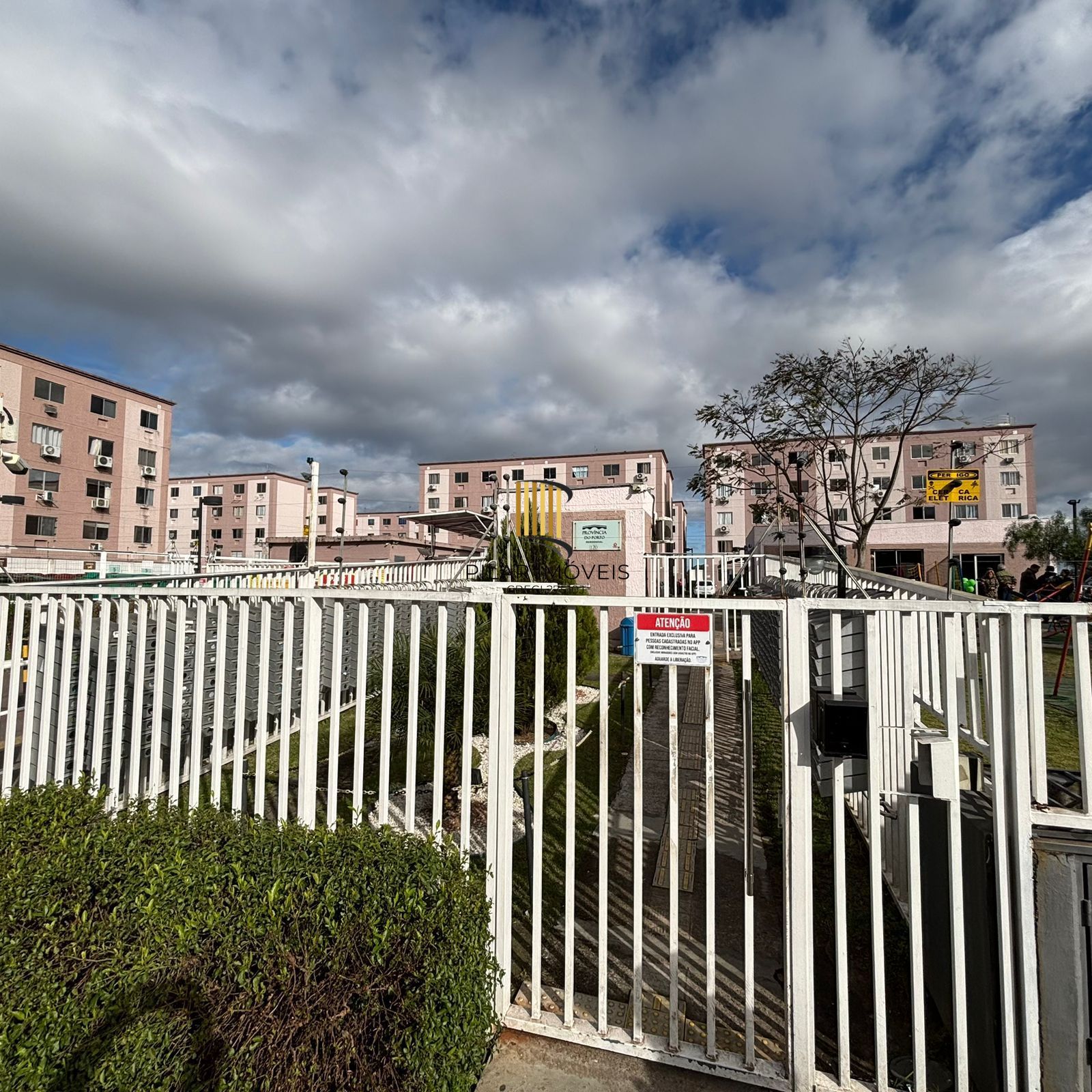 Apartamento com 02 quartos e 01 vaga fixa no Bairro Hípica