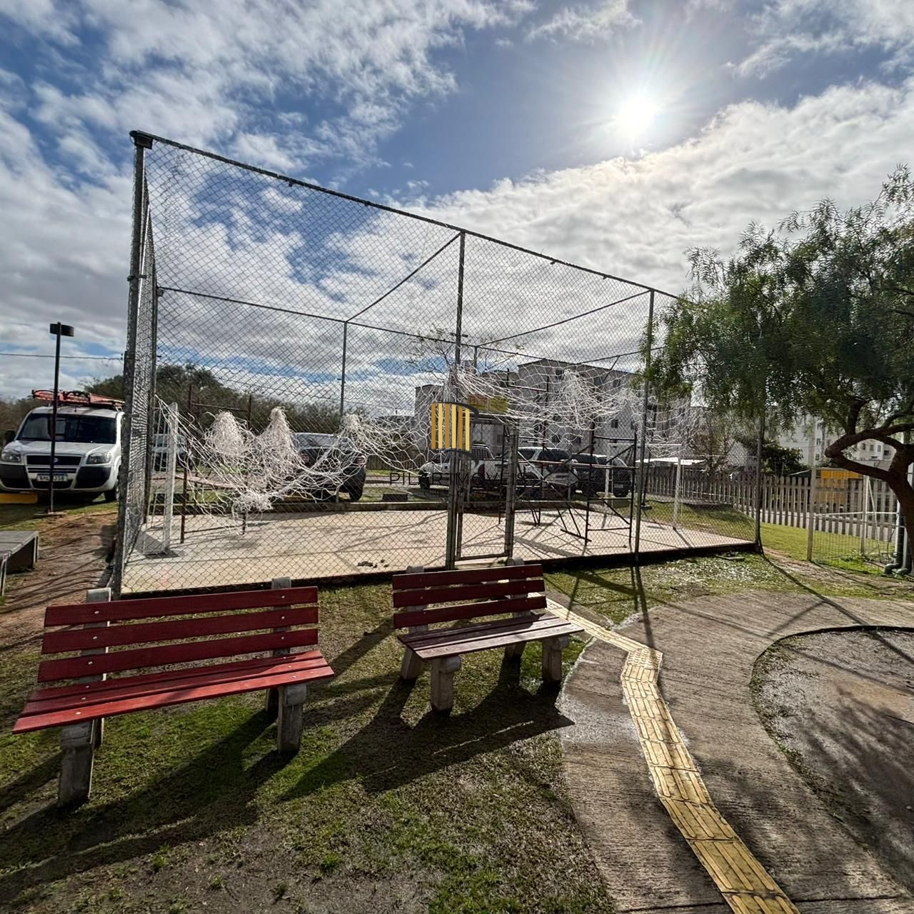 Apartamento com 02 quartos e 01 vaga fixa no Bairro Hípica