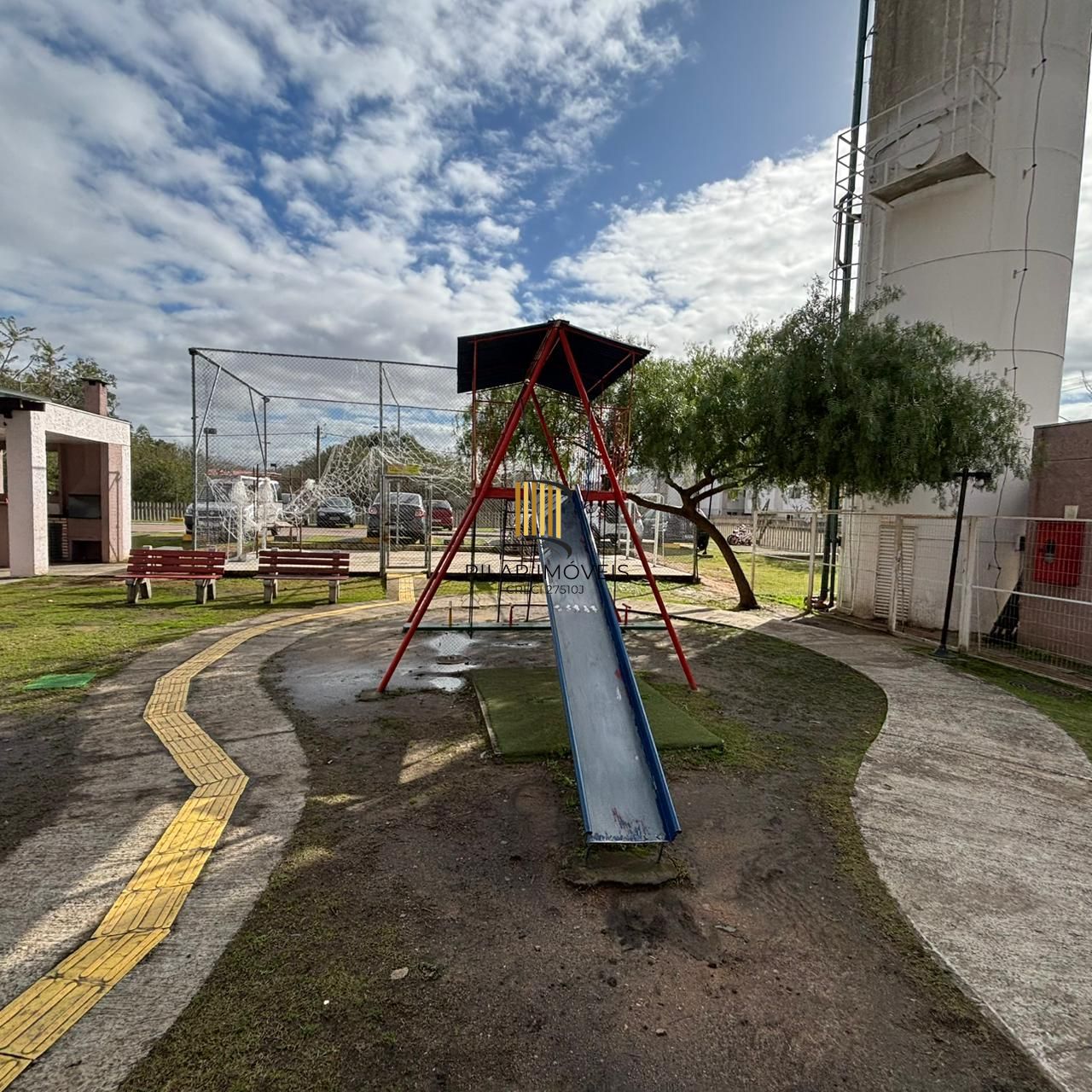 Apartamento com 02 quartos e 01 vaga fixa no Bairro Hípica