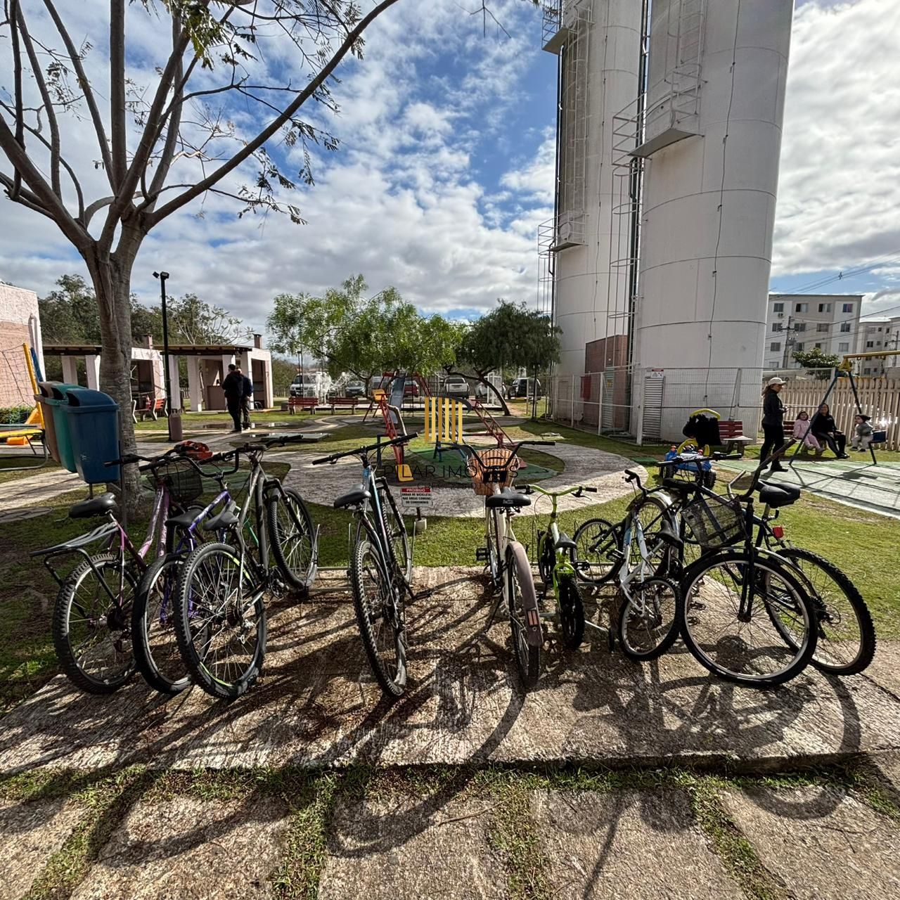 Apartamento com 02 quartos e 01 vaga fixa no Bairro Hípica