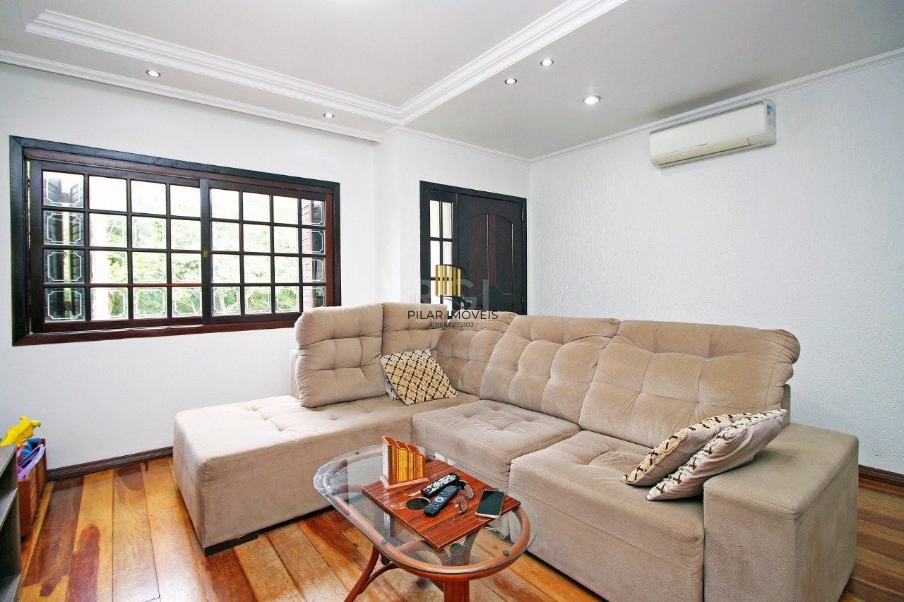 Casa 4 Suítes e 6 vagas de garagem no bairro Jardim Itu