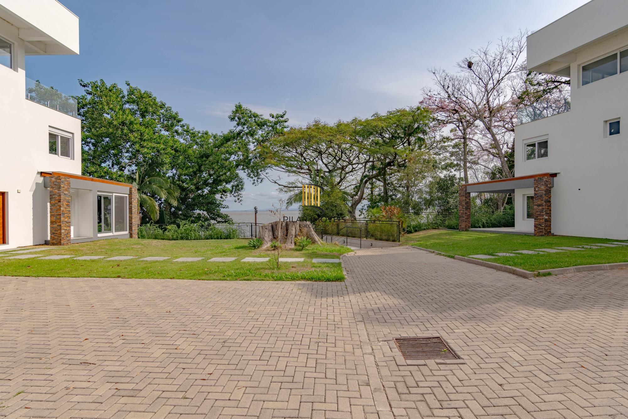 Casa de Condomínio 3 dormitórios no bairro Ipanema