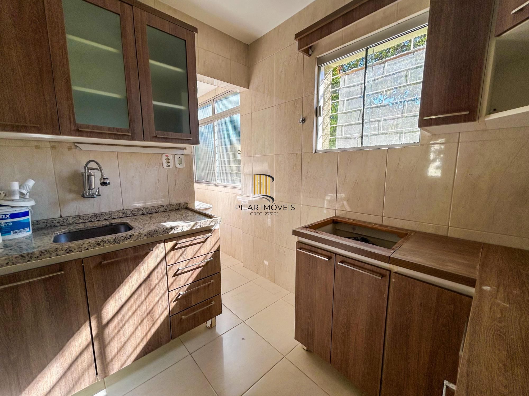 Ótimo apto 03 dormitórios, transformados em 2 dormitórios com living estendido no BAIRRO CRISTAL