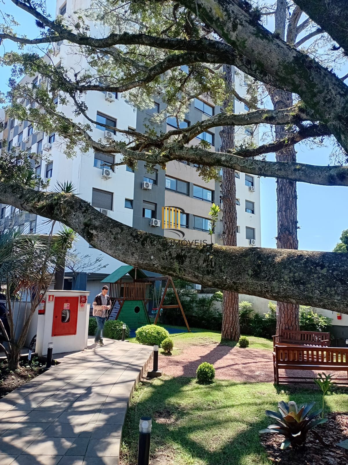 Apartamento 2 quartos, suíte, vaga coberta no bairro Camaquã em Porto Alegre/RS