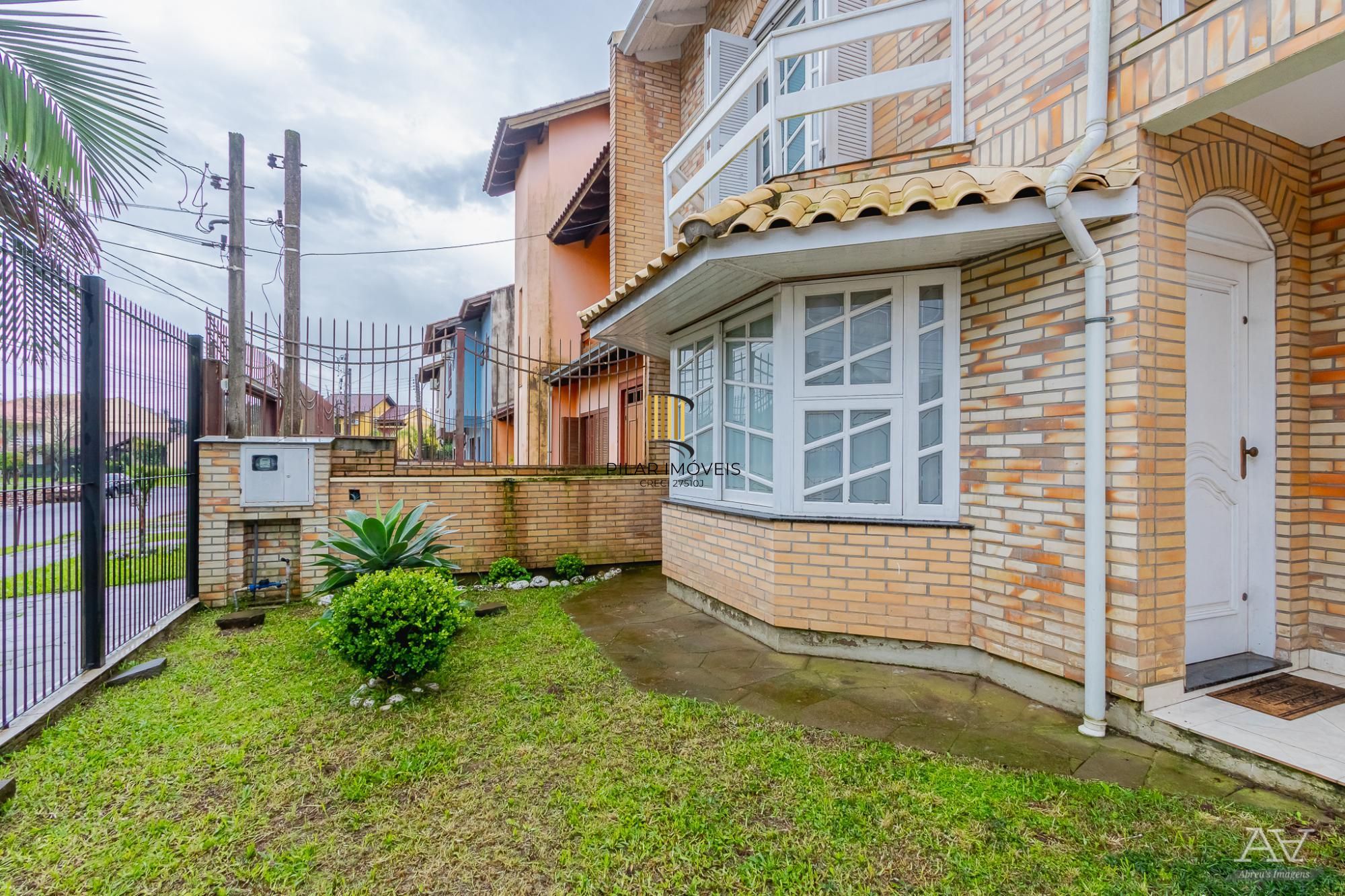 Linda Casa com 3 suítes no Santa Fé
