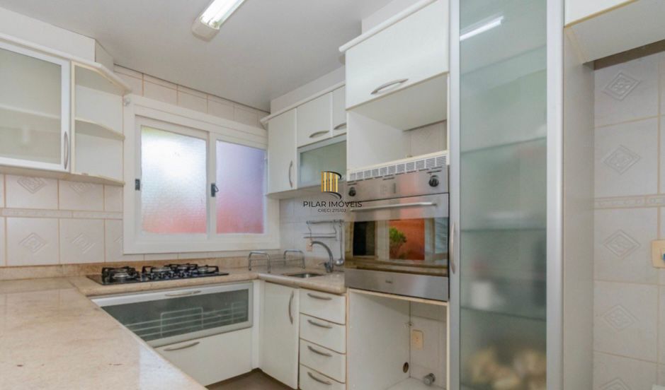 Casa em Condomínio Fechado no Bairro Vila Assunção  de Porto Alegre/RS