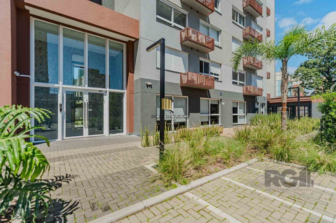 Apartamento com 01 quarto e 01 vaga no Bairro Partenon