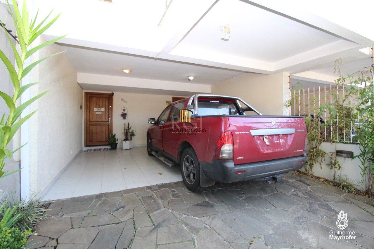 Casa para Venda - 227.93m², 3 dormitórios, sendo 1 suites, 2 vagas - Chácara das Pedras