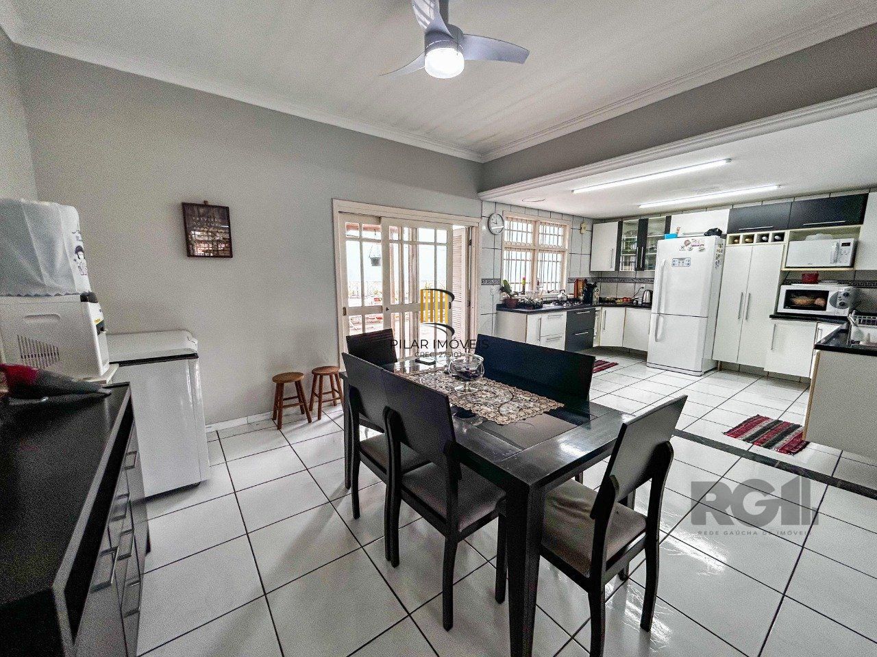 Casa 4 dormitórios no bairro Vila Nova