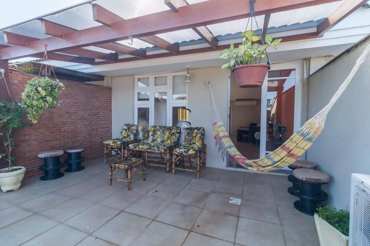 Casa com 03 quartos no Bairro de Ipanema em Porto Alegre/RS