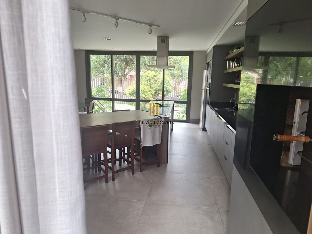 Apartamento de 2 dormitórios 2 suítes , vaga dupla coberta escriturada !