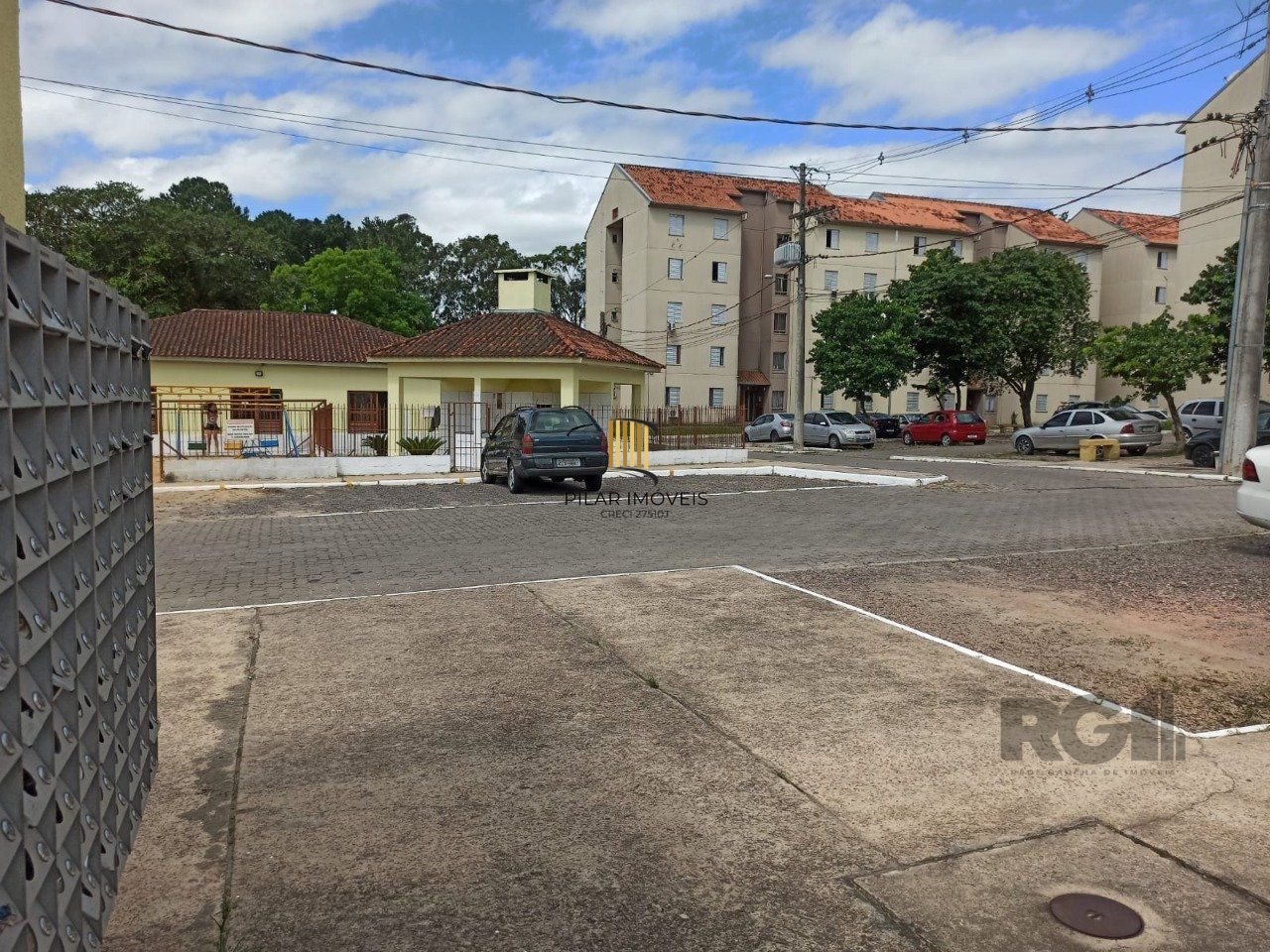 Oportunidade !!! Lindo Apartamento 02 Dormitórios reformado e com vaga.