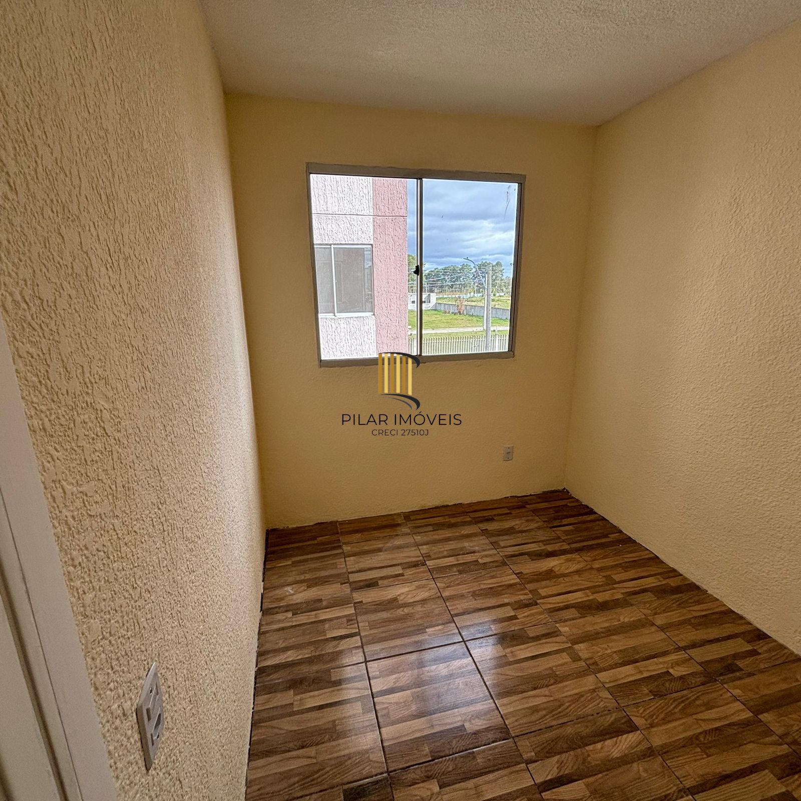 Apartamento com 02 quartos e 01 vaga fixa no Bairro Hípica
