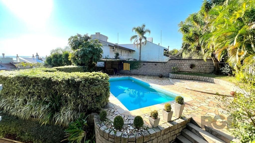Casa de Condomínio 4 dormitórios no bairro Nonoai