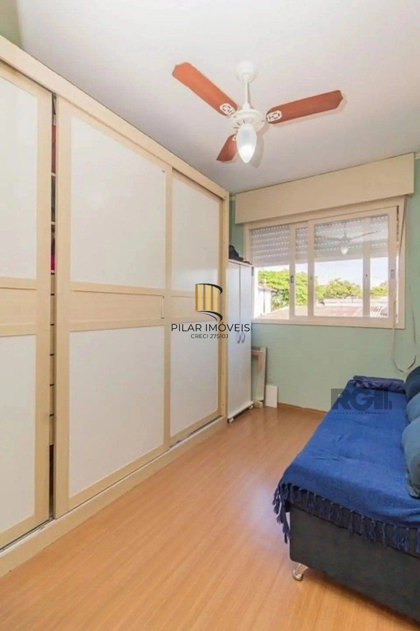 Apartamento com 02 quartos com 01 vaga de garagem coberta e escriturada.