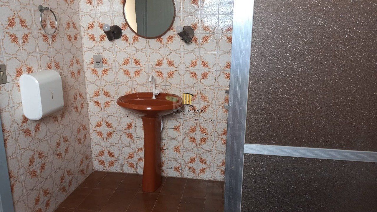 Casa  com 03 dormitórios e 01 suíte no Bairro Partenon Porto Alegre/RS