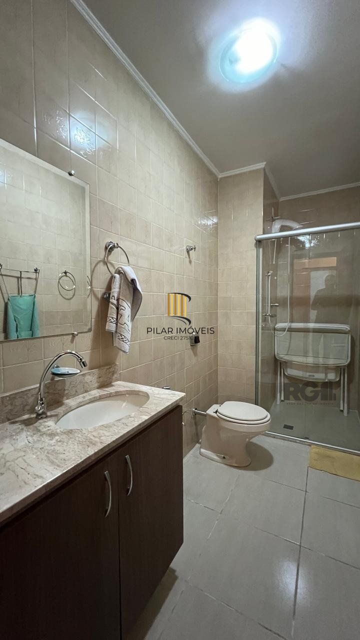 Apartamentos com 5 quartos, 2 suítes, 4 vagas de garagem, no bairro Santana, Porto Alegre/RS