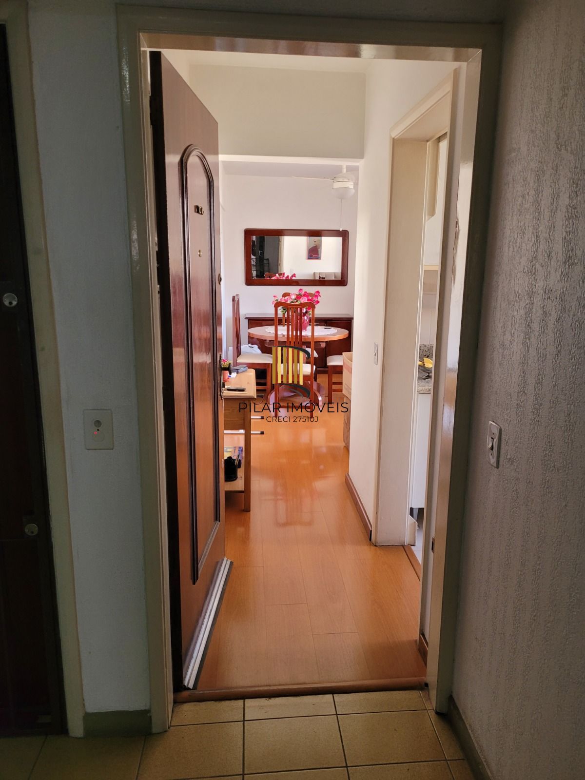 Apartamento com 02 quartos, 02 banheiros e 01 vaga no Centro Histórico