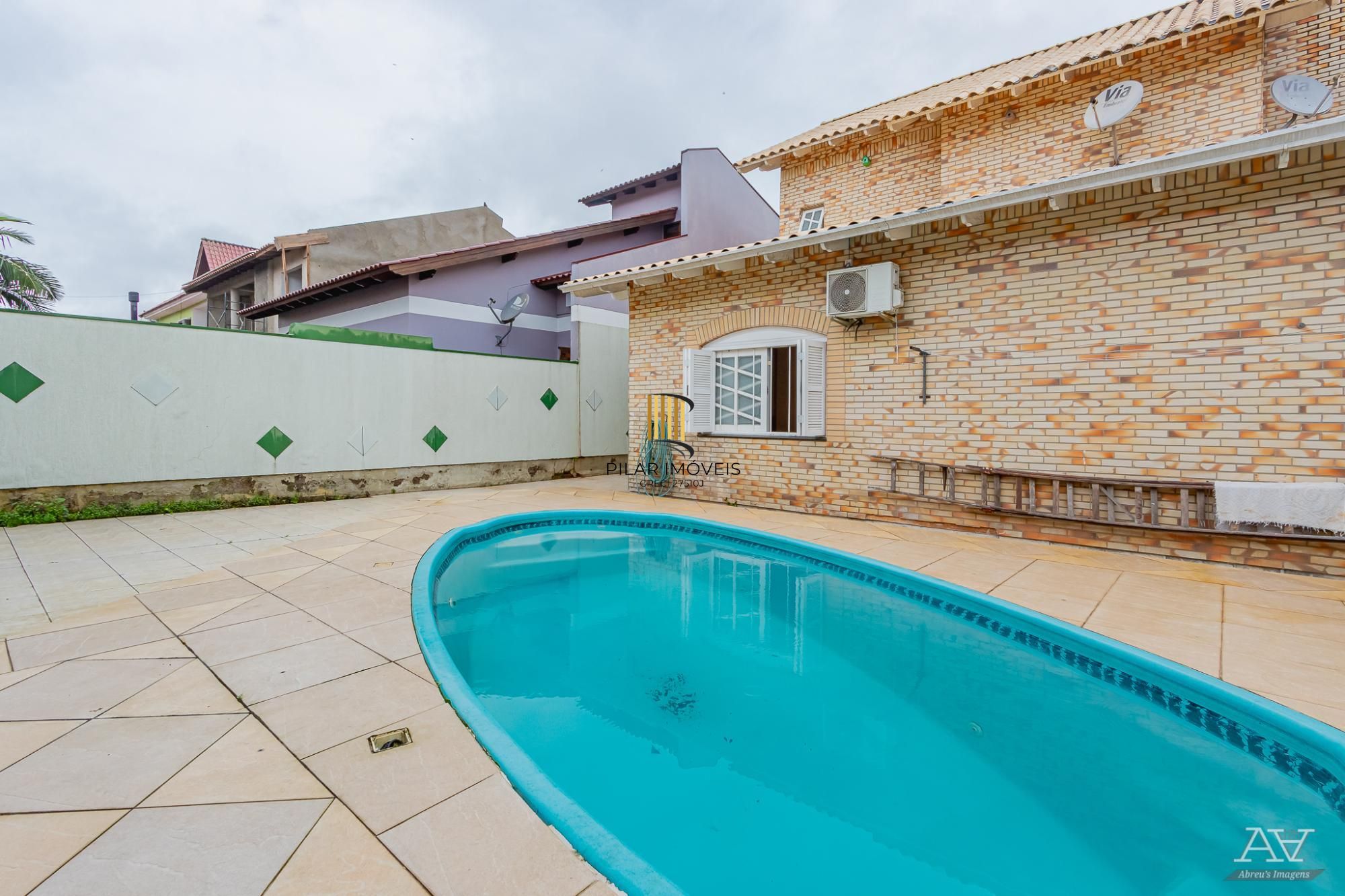 Linda Casa com 3 suítes no Santa Fé