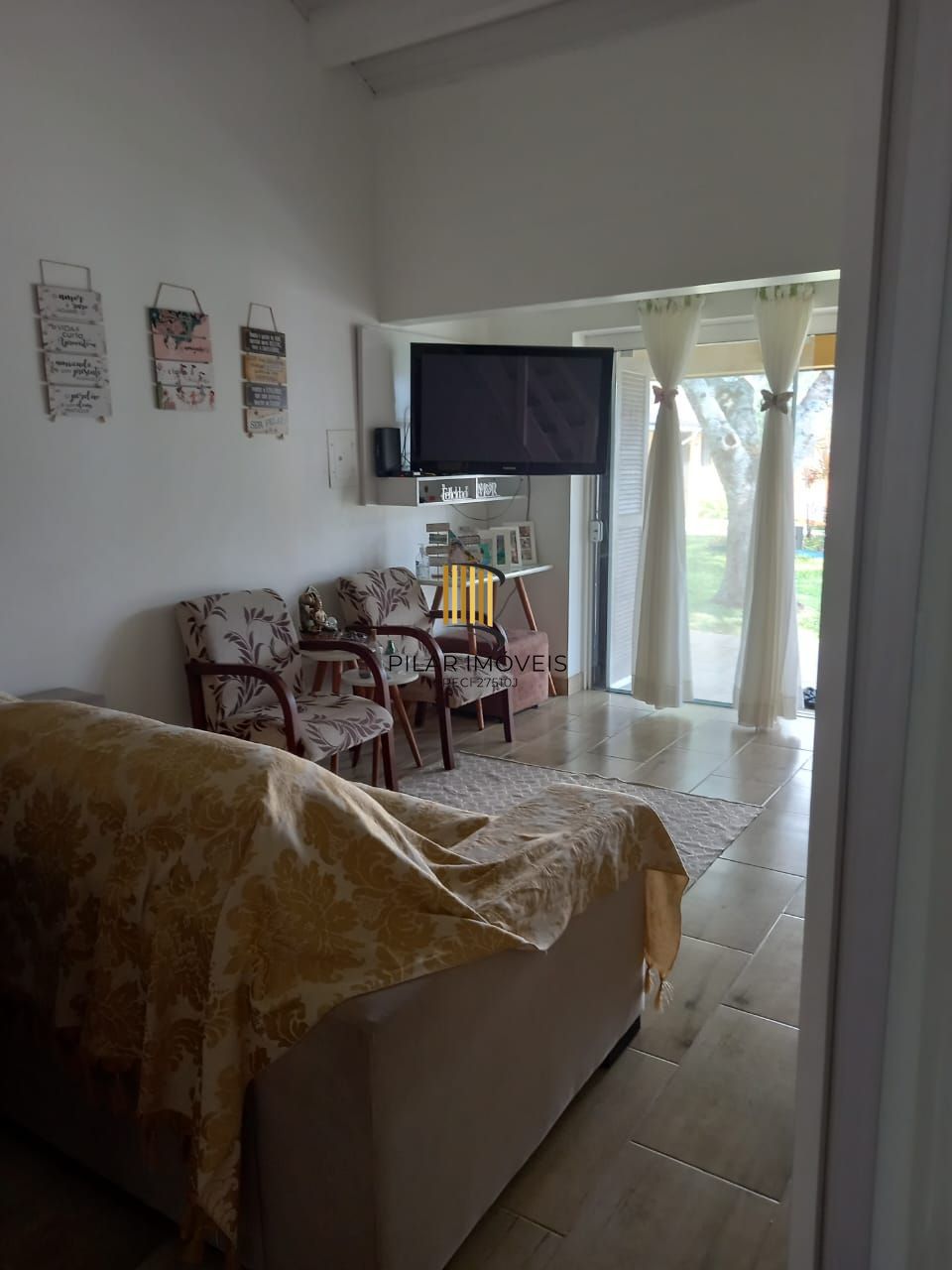 Casa em condominio com 2 dormitórios , 1 suíte ,1 vaga de garagem !