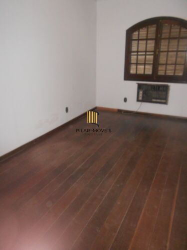 Mansão com 05 Quartos no Bairro Partenon