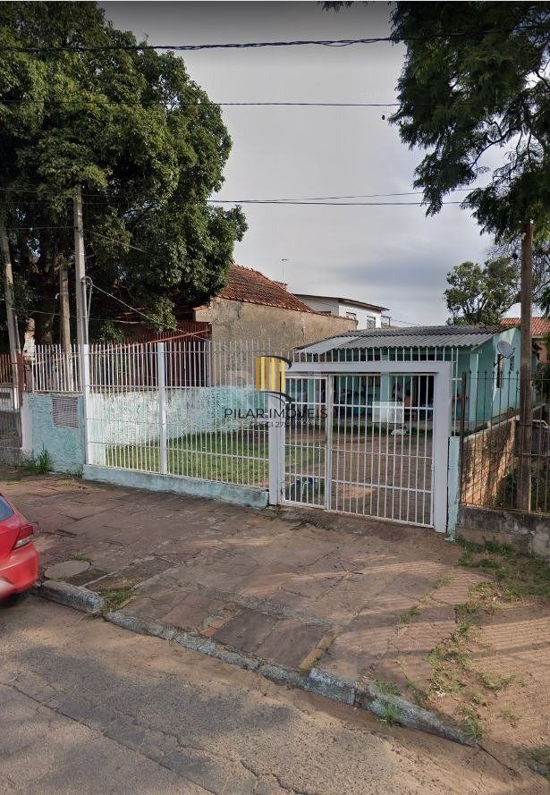 Casa para Venda - 482m², 3 dormitórios, 3 vagas - Camaquã, Porto Alegre