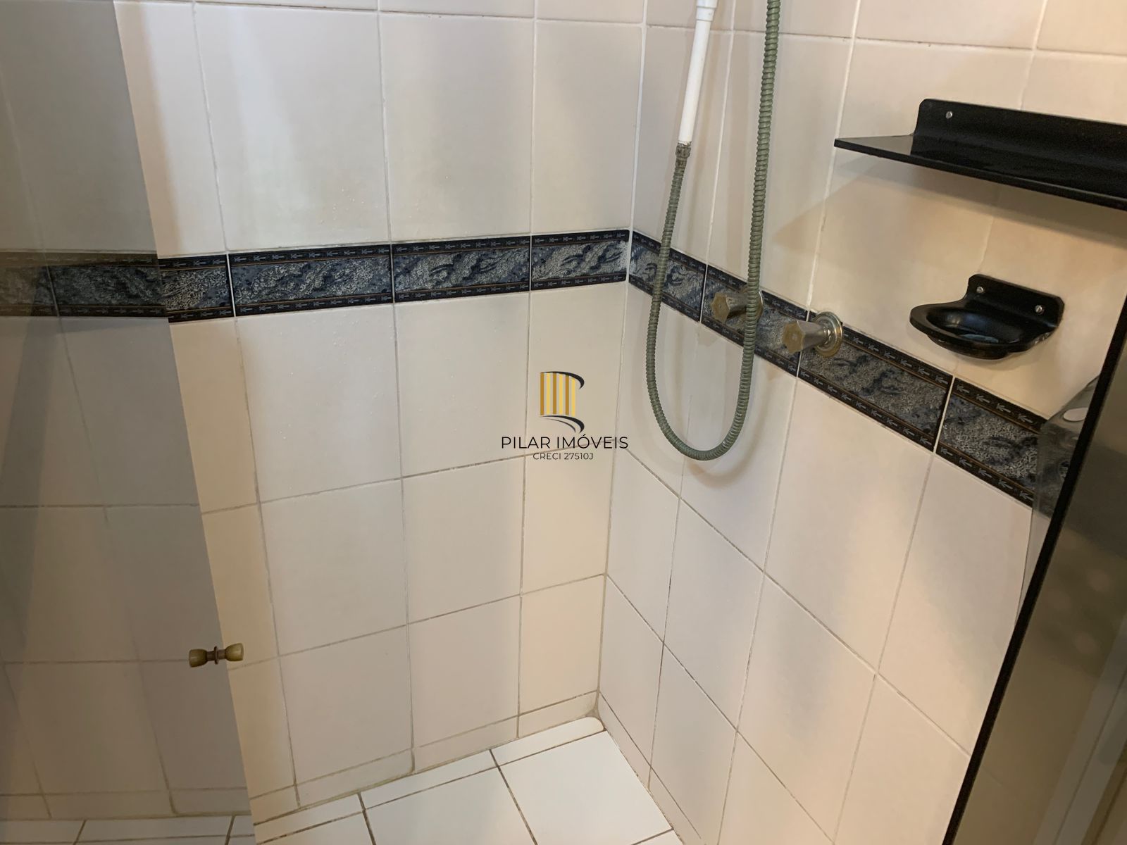Apartamento 3 dormitórios com 2 banheiros e garagem no Menino Deus