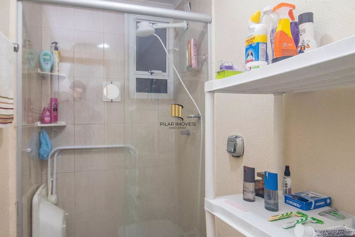 Casa 2 dormitórios no bairro Cristal