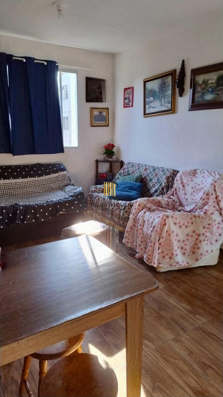 Apartamento 2 dormitórios com vaga no bairro Cavalhada.