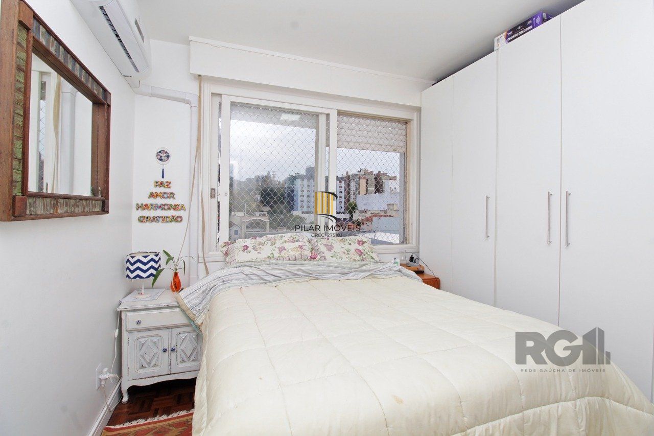 Apartamento a venda composto de dois dormitórios no bairro menino Deus com vaga