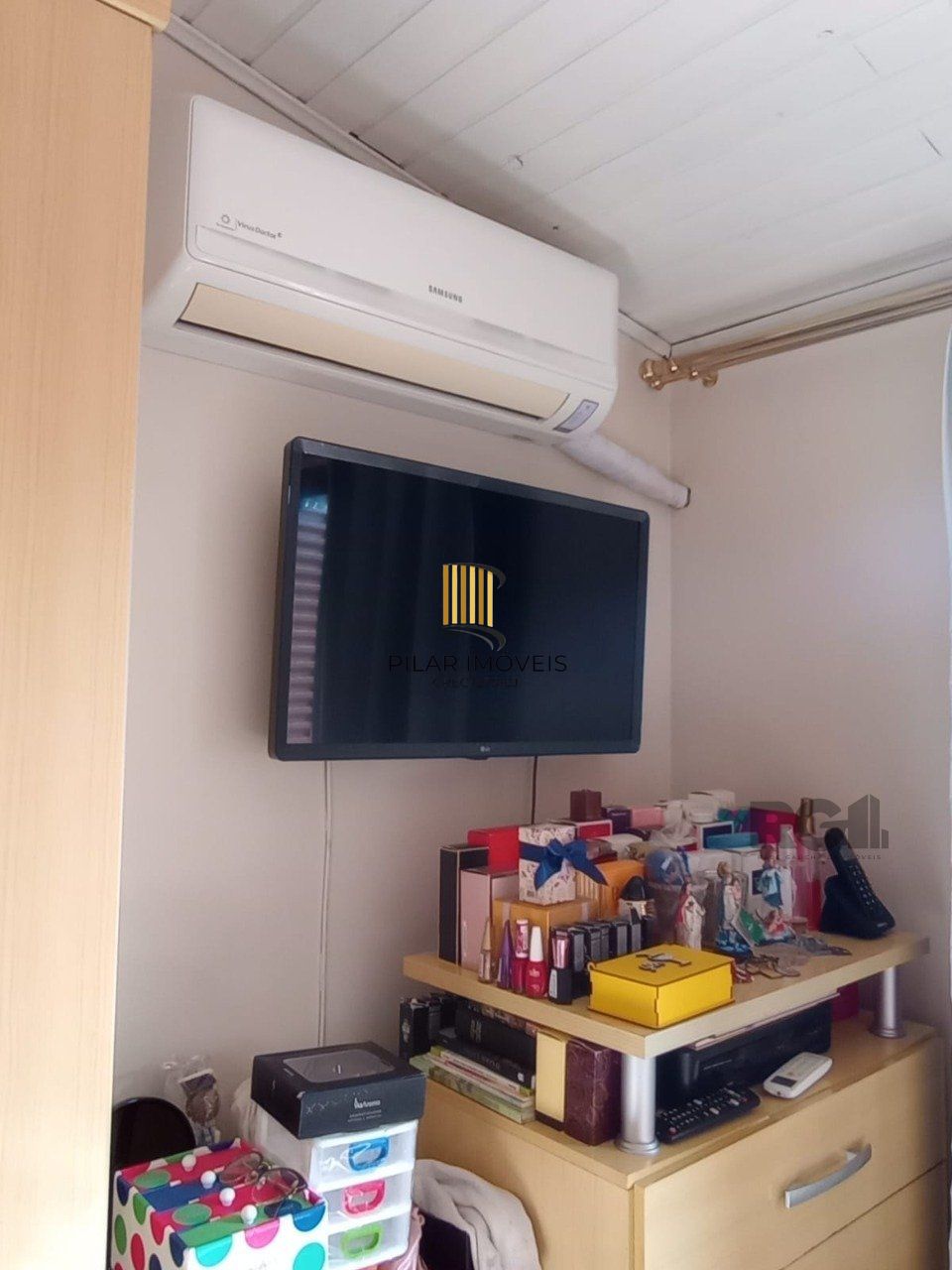Sobrado para Venda - 36m², 2 dormitórios, 1 vaga - Guarujá, Porto Alegre