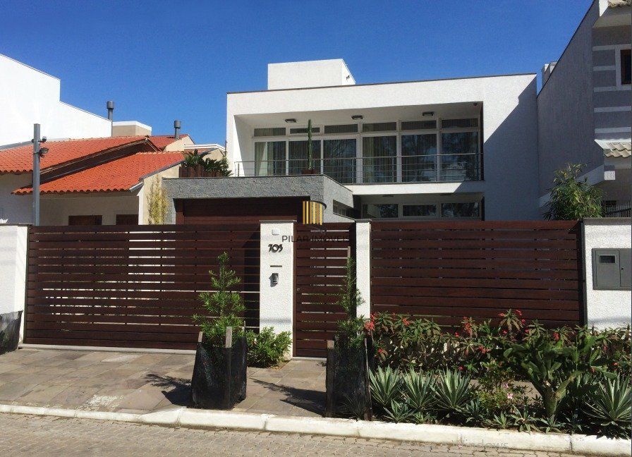 Casa para Venda - 260m², 3 dormitórios, sendo 2 suites, 4 vagas - Hípica - Pilar Imóveis