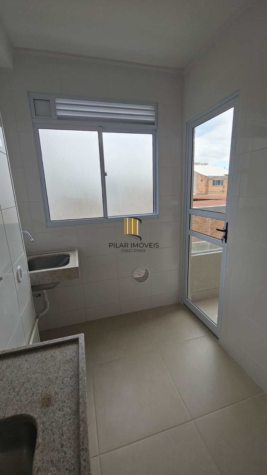 Apartamento de 2 dormitórios com 1 vaga de garagem , nunca habitado !