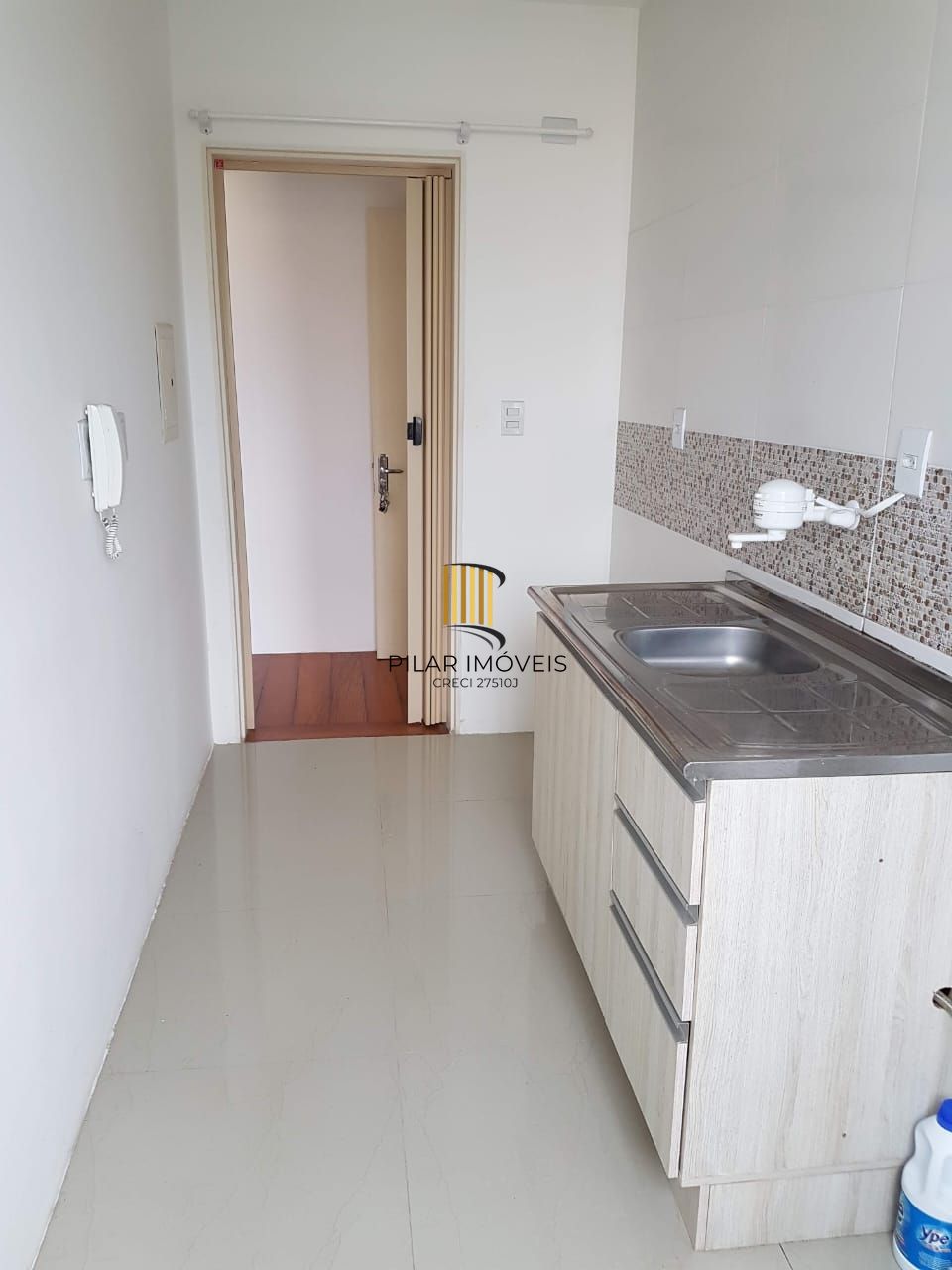Apartamento de 01 dormitório no  Bairro da Tristeza em Porto Alegre/RS.