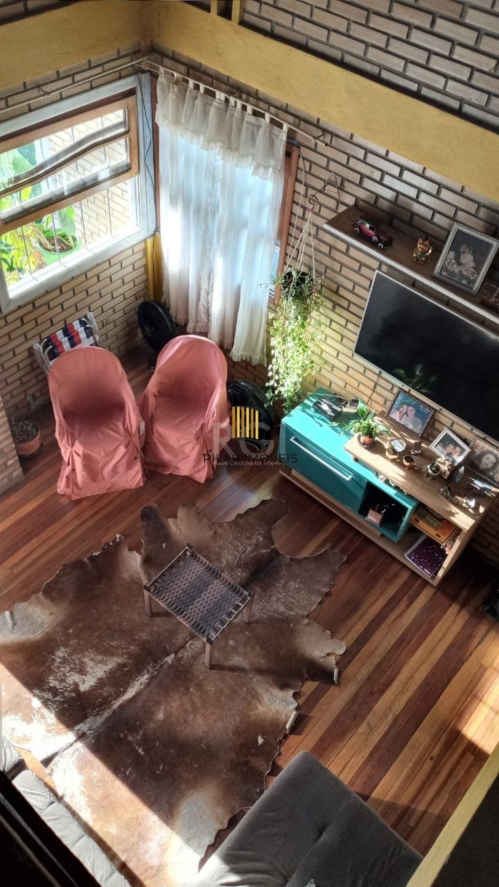 Casa com 3 dormitórios no bairro Olaria em Canoas