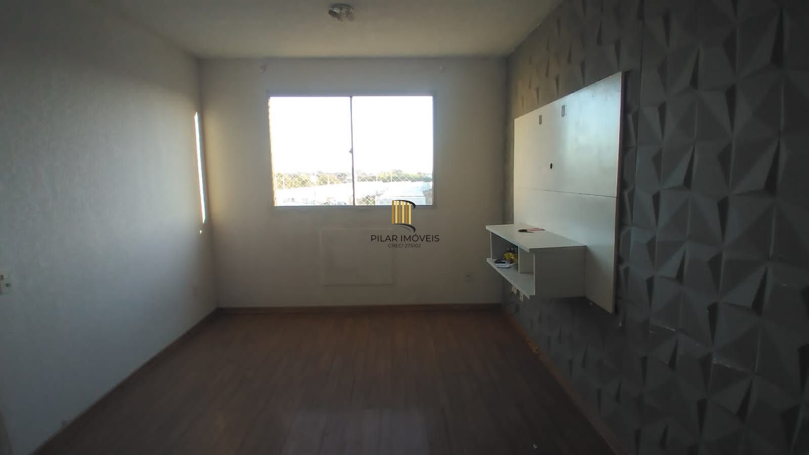Apartamento com 02 quartos e 01 vaga no Bairro Sarandi