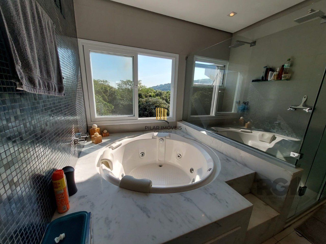 Casa para Venda - 296m², 3 dormitórios, sendo 1 suites, 3 vagas - Vila Nova, Porto Alegre