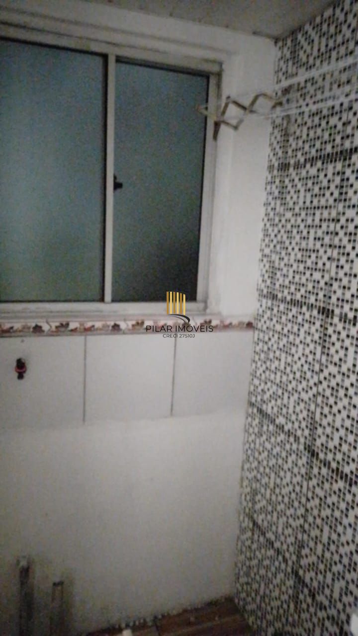 Apartamento dois dormitórios com vaga de garagem