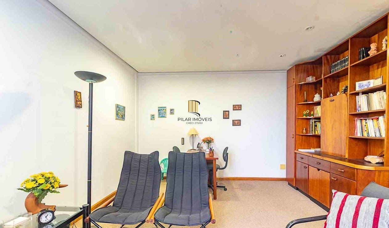 Sala comercial ampla no bairro Floresta a venda, com vaga de garagem