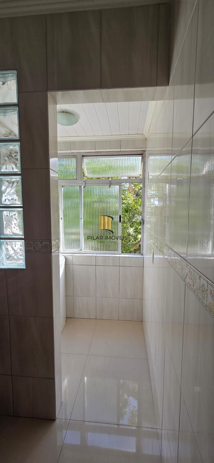 Apartamento com 02 quarto e 01 vaga no Bairro Praia de Belas em Porto Alegre