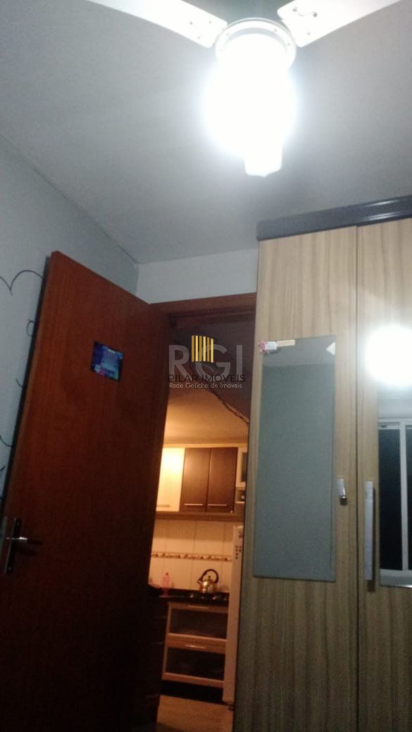 Apartamento para Venda - 40m², 2 dormitórios, 1 vaga - Lomba do Pinheiro