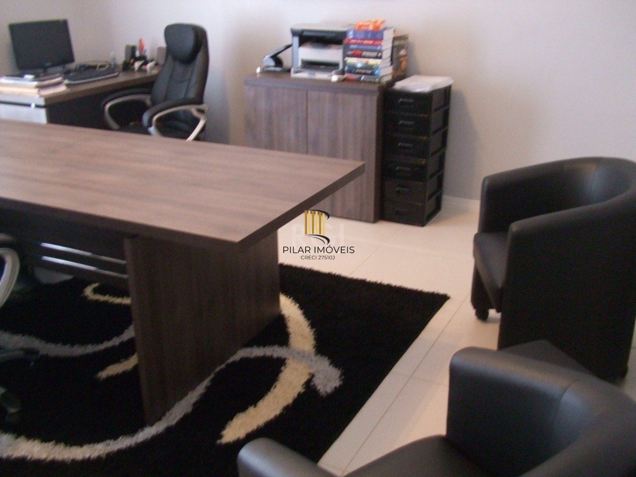 Casa para Venda - 272m², 3 dormitórios, sendo 1 suítes, 2 vagas - Hípica