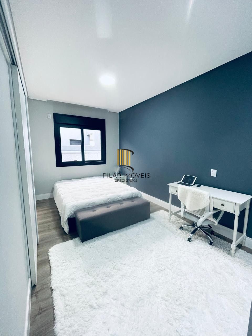 CASA EM CONDOMINIO TÉRREA,  3 SUÍTES 4 VAGAS DE GARAGEM, EM GRAVATAI RS