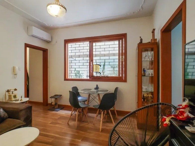Apartamento Térreo com 02 dormitórios Na cidade Baixa em Porto Alegre/RS