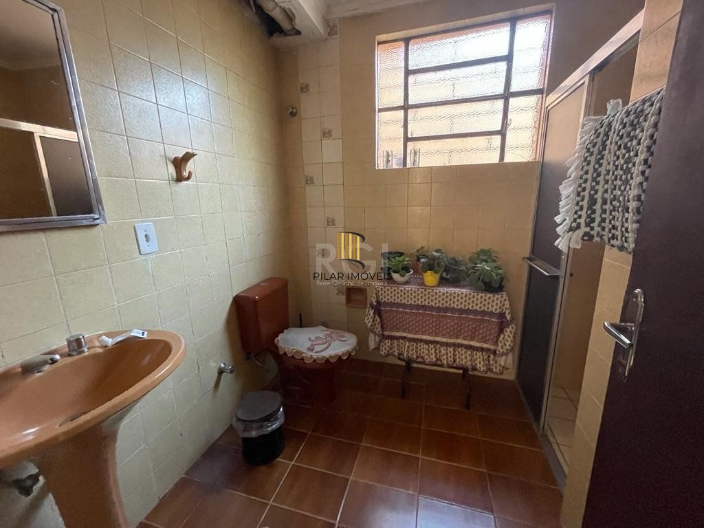 Casa para Venda - 400m², 5 dormitórios, sendo 3 suites, 4 vagas - Ipanema PORTO ALEGRE /RS