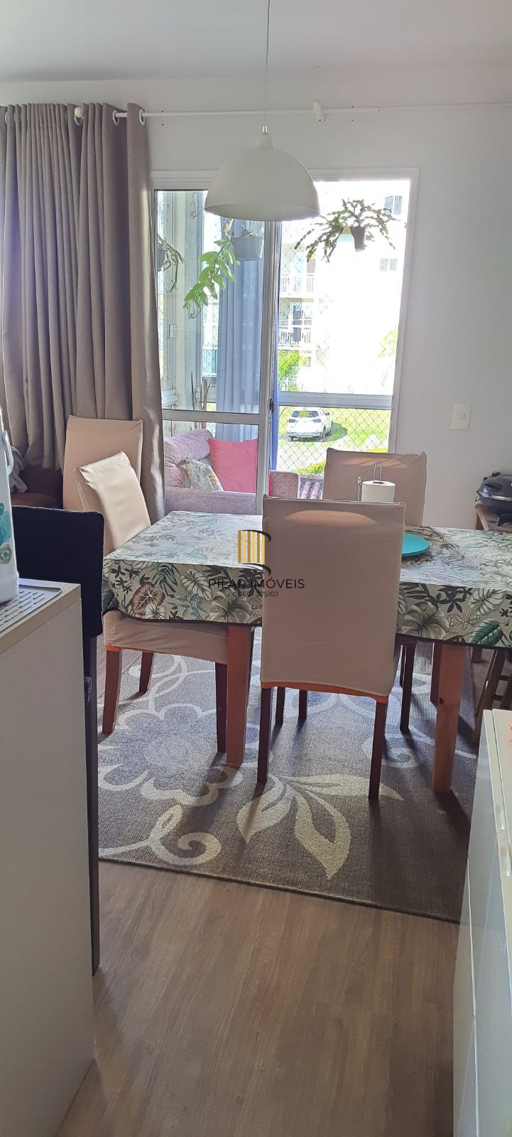 Apartamento com 03 dormitórios (01 suíte), 01 vaga no bairro Morro Santana