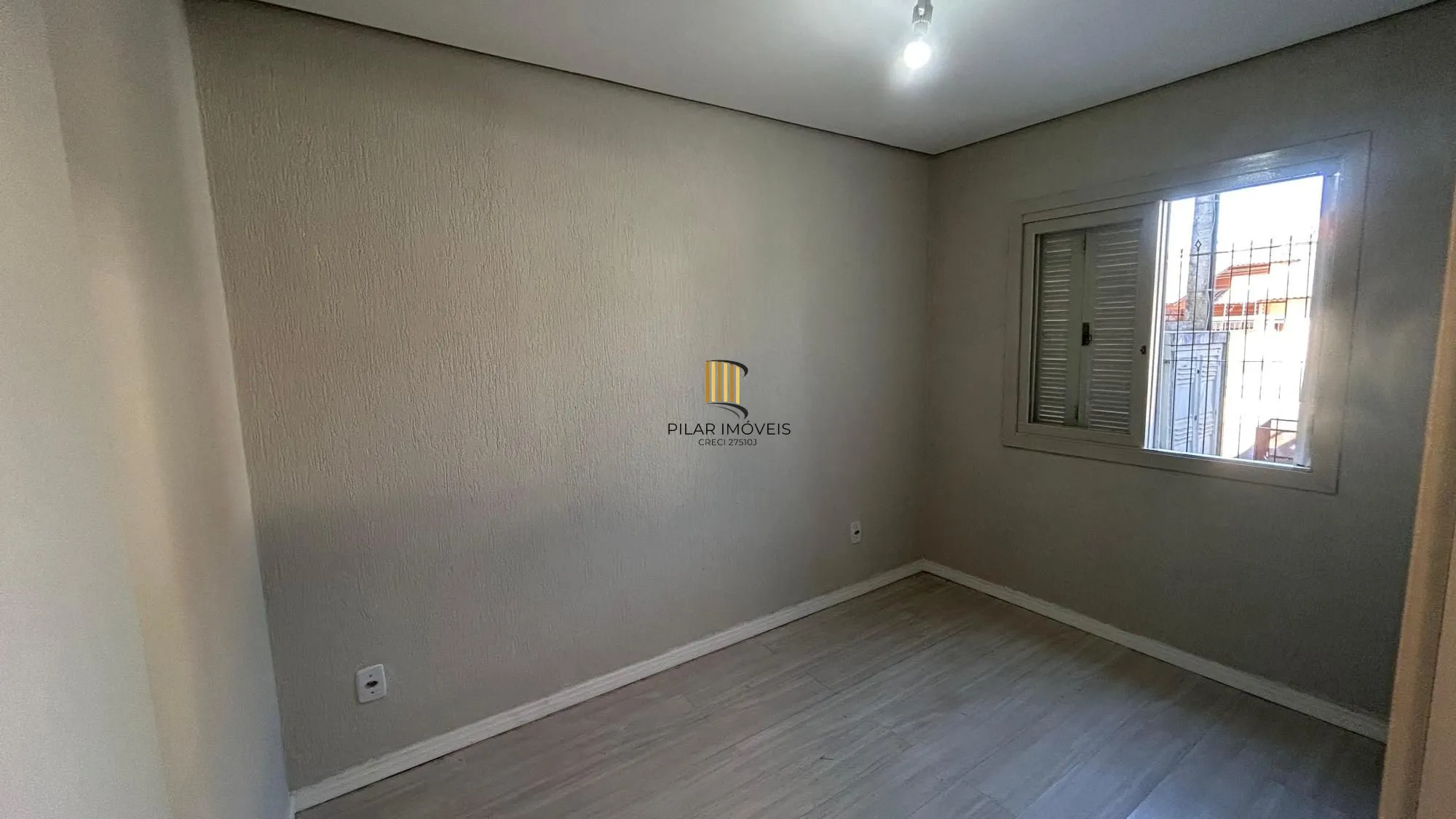 Apartamento 2 dormitórios no bairro Jardim Algarve