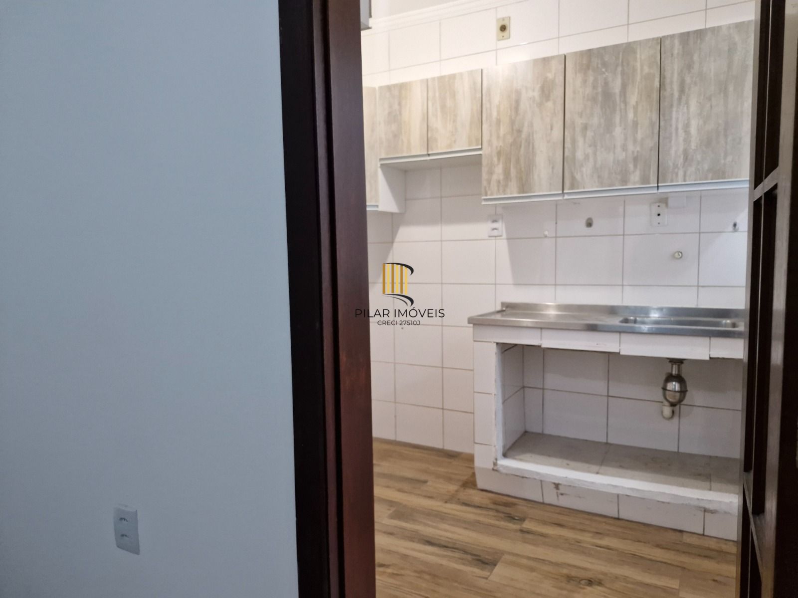 Apartamento de 2 dormitórios com vista para o Marinha no bairro Menino Deus em Porto Alegre/RS