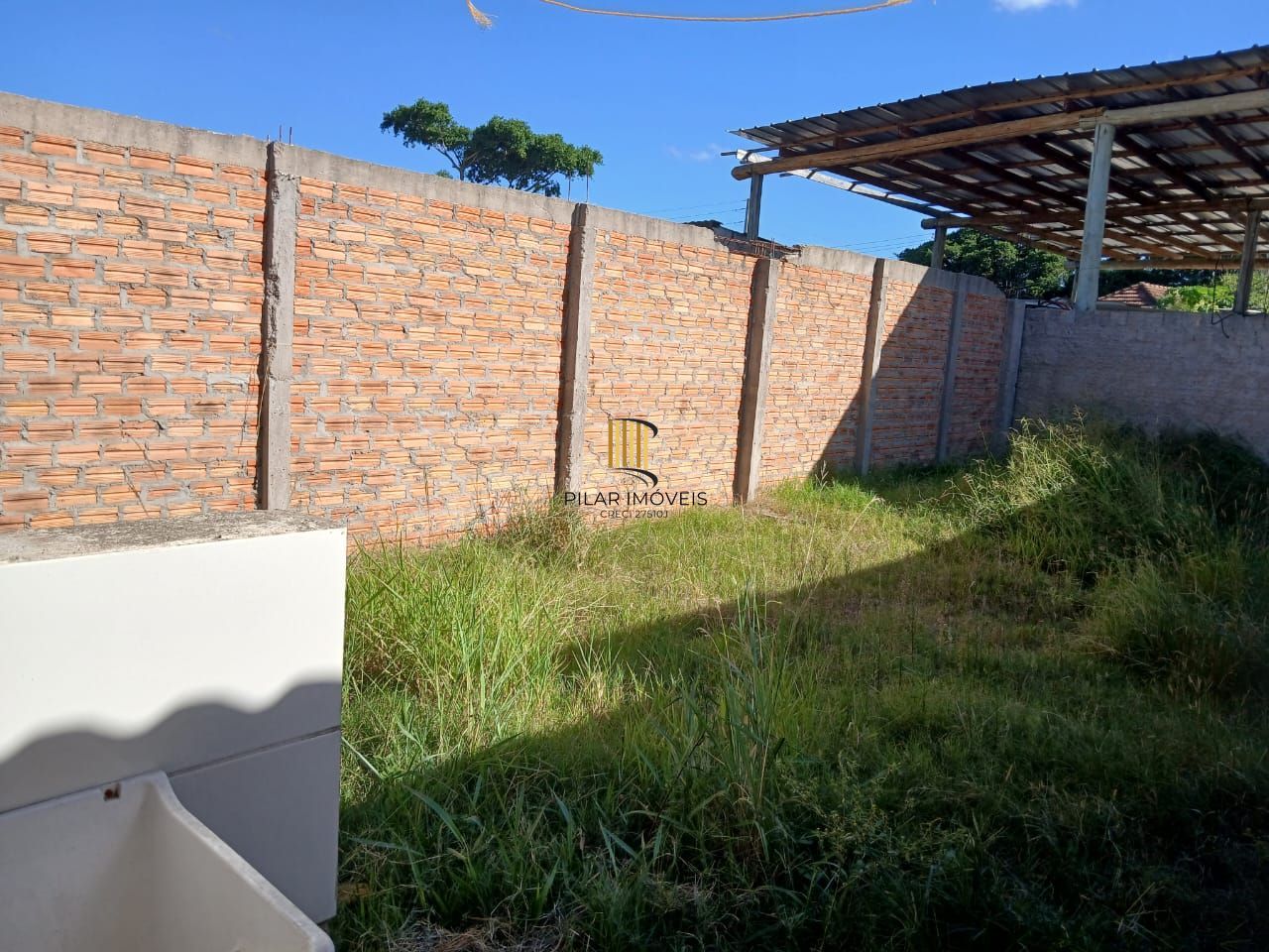 Casa com 02 quartos e 02 vagas no Bairro Costa Gama